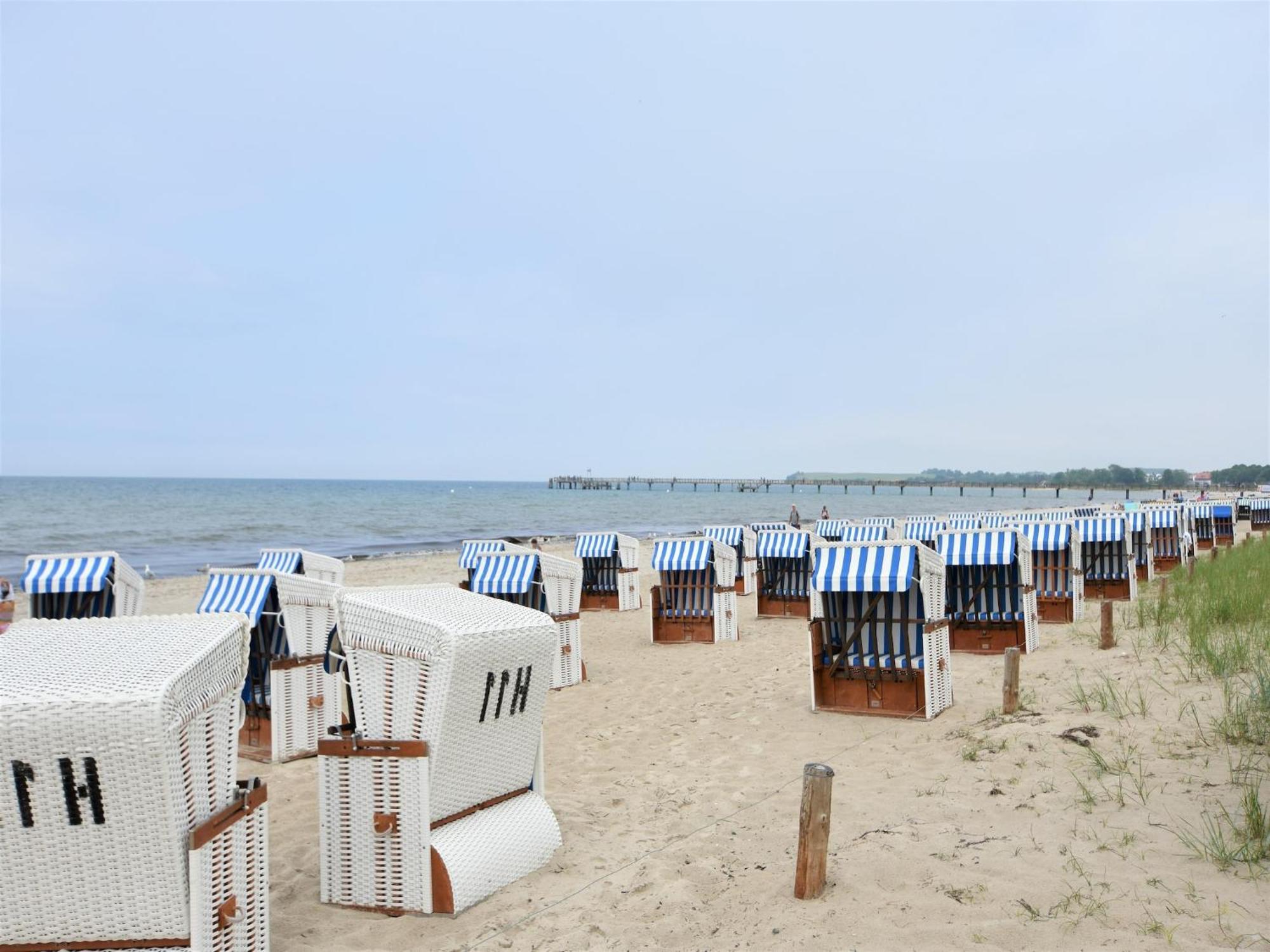 Spacious Bungalow Near Sea In Grundshagen 외부 사진