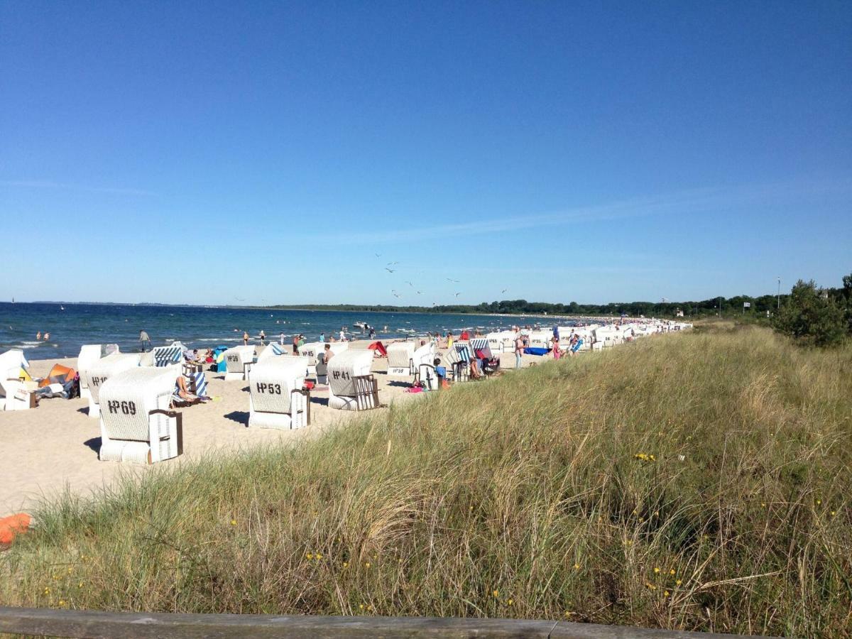 Spacious Bungalow Near Sea In Grundshagen 외부 사진